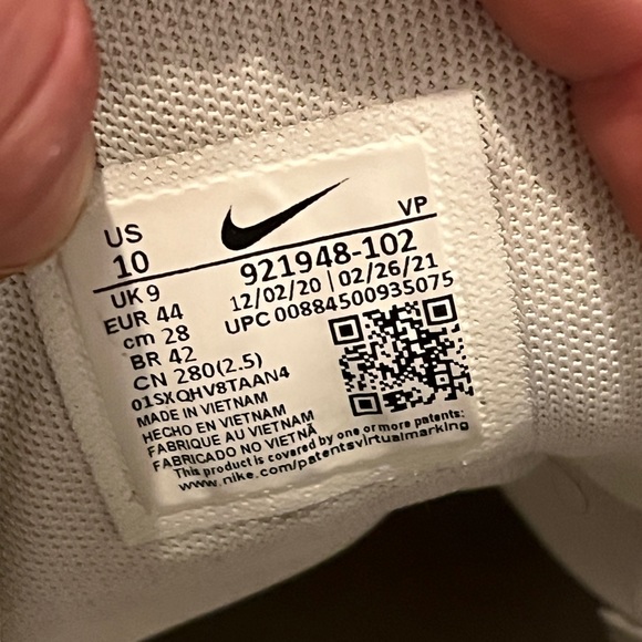 Men’s Nike air more uptempos. White and red - Picture 6 of 6